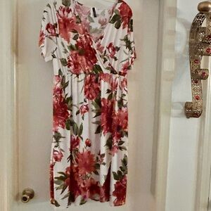 Chic Floral Wrap Midi Dress